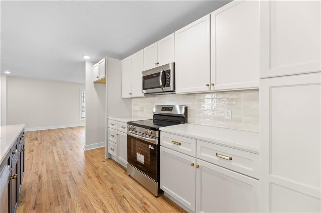 1421 E Stagecoach Drive