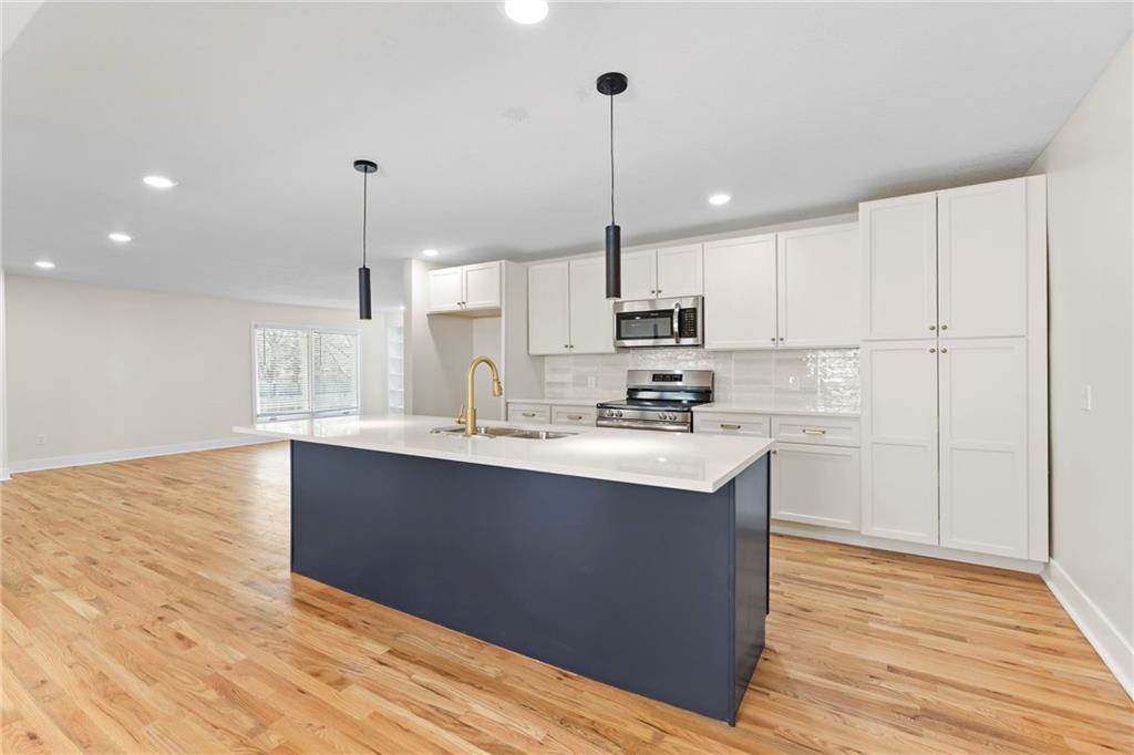 1421 E Stagecoach Drive