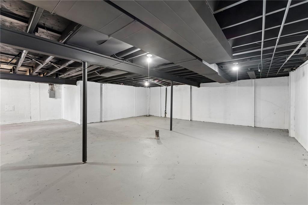 1421 E Stagecoach Drive