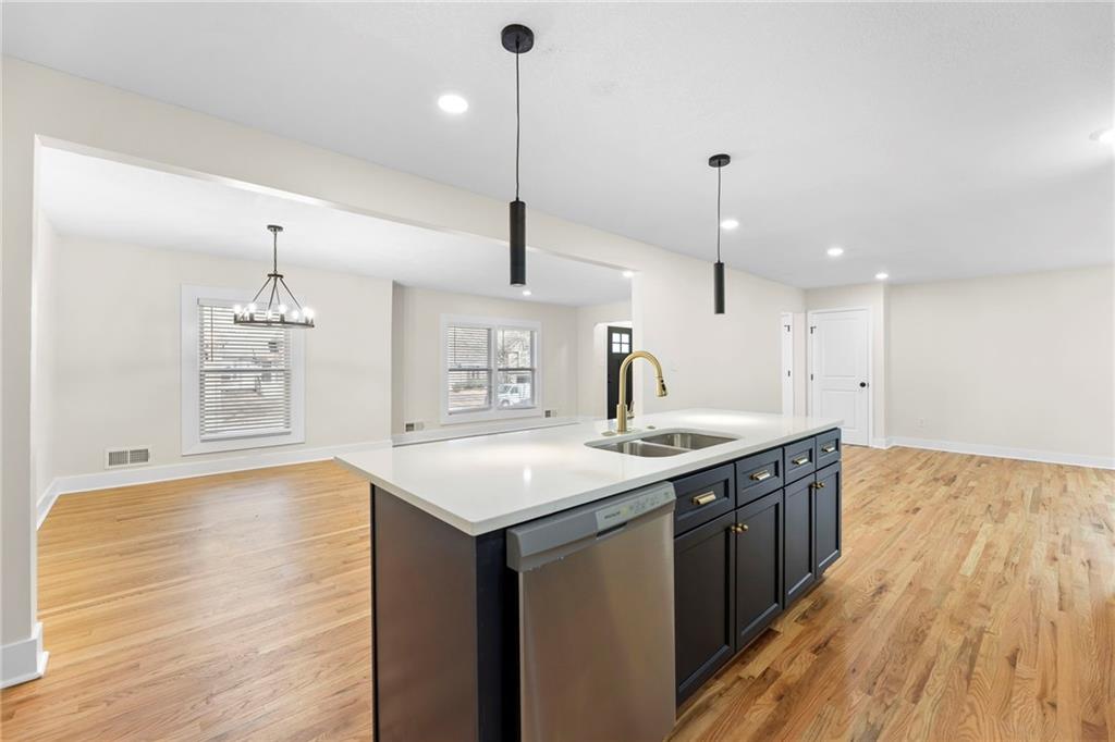 1421 E Stagecoach Drive