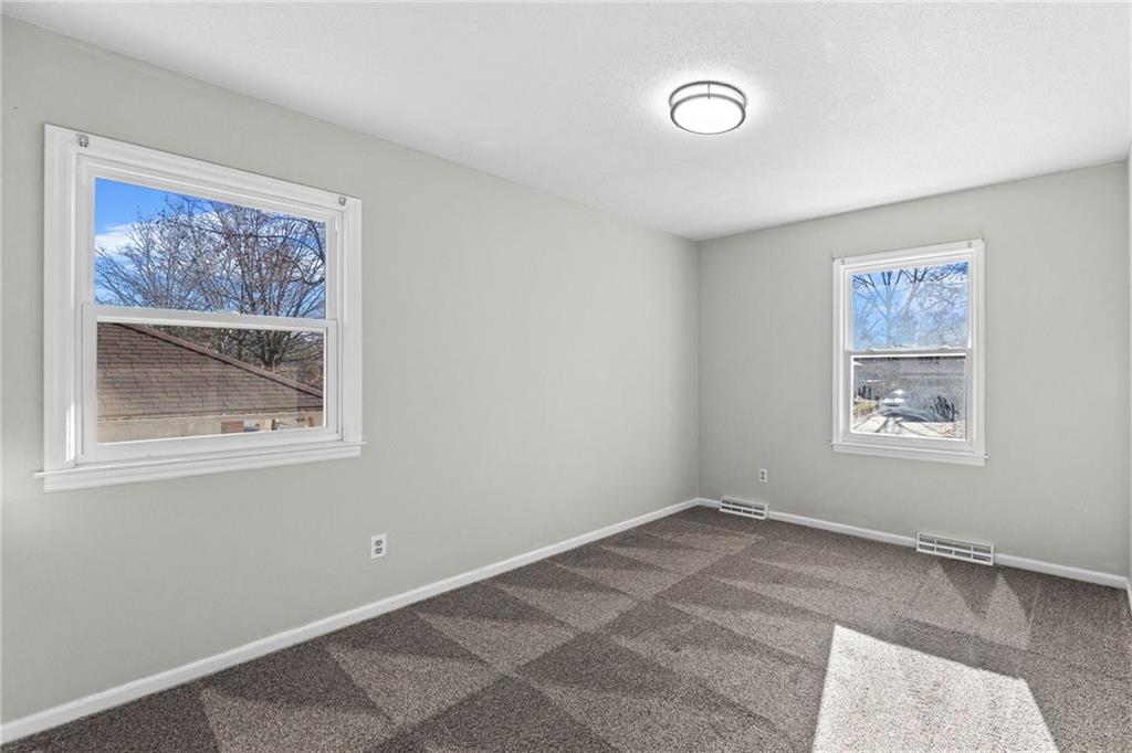 11812 E 56th Terrace