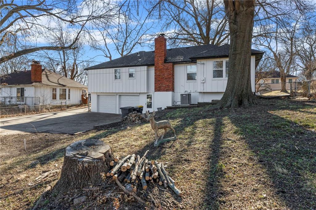 11812 E 56th Terrace