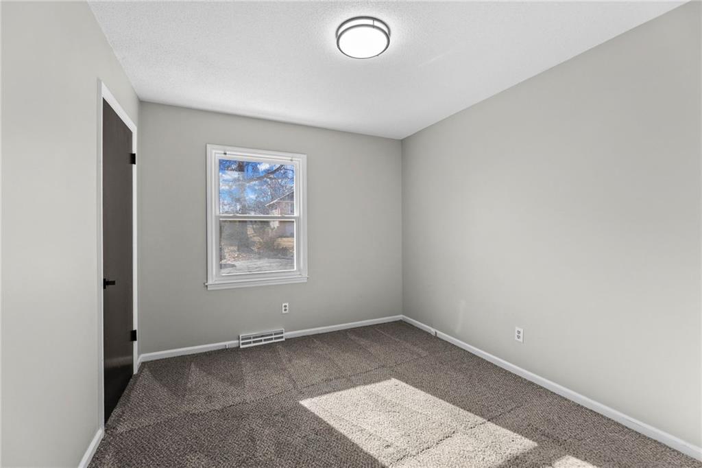 11812 E 56th Terrace