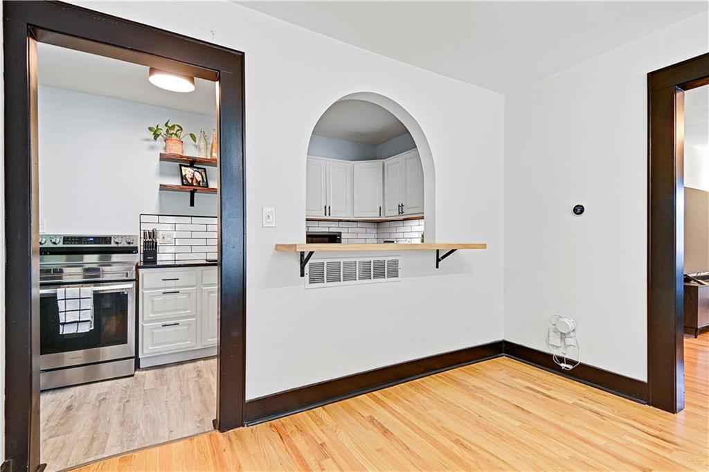 4311 Mercier Street Unit: 1N