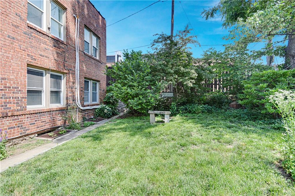 4311 Mercier Street Unit: 1N