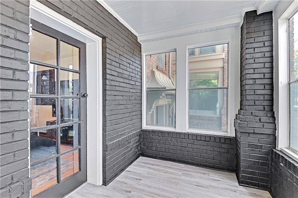 4311 Mercier Street Unit: 1N