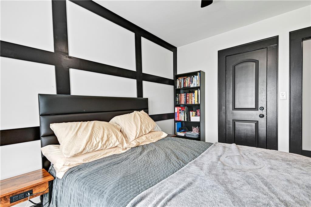 4311 Mercier Street Unit: 1N