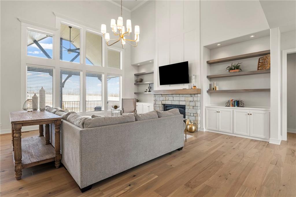 16704 Earnshaw Street