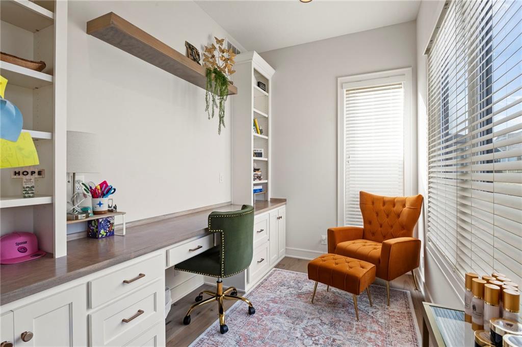 16704 Earnshaw Street