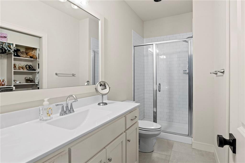 16704 Earnshaw Street