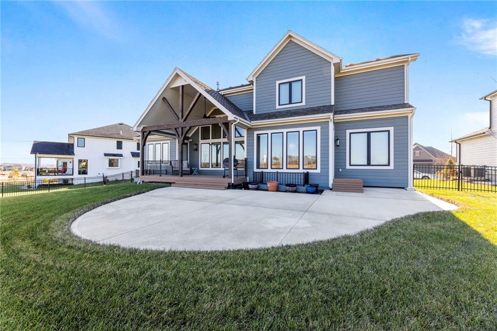 16704 Earnshaw Street