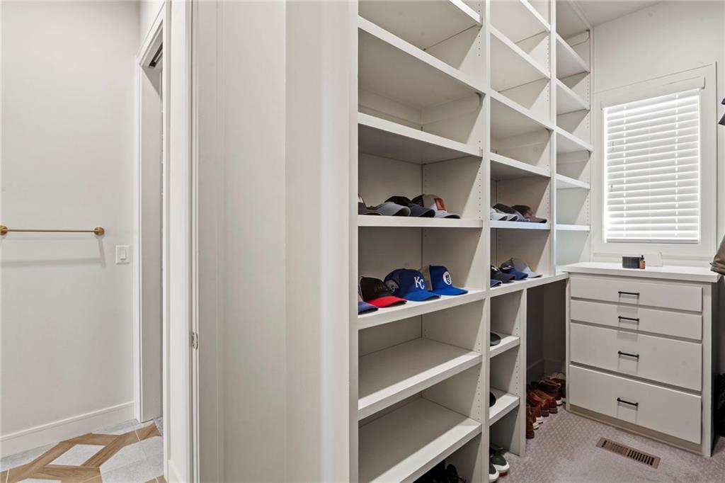 16704 Earnshaw Street