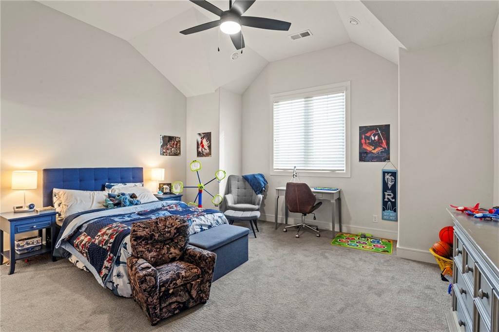 16704 Earnshaw Street