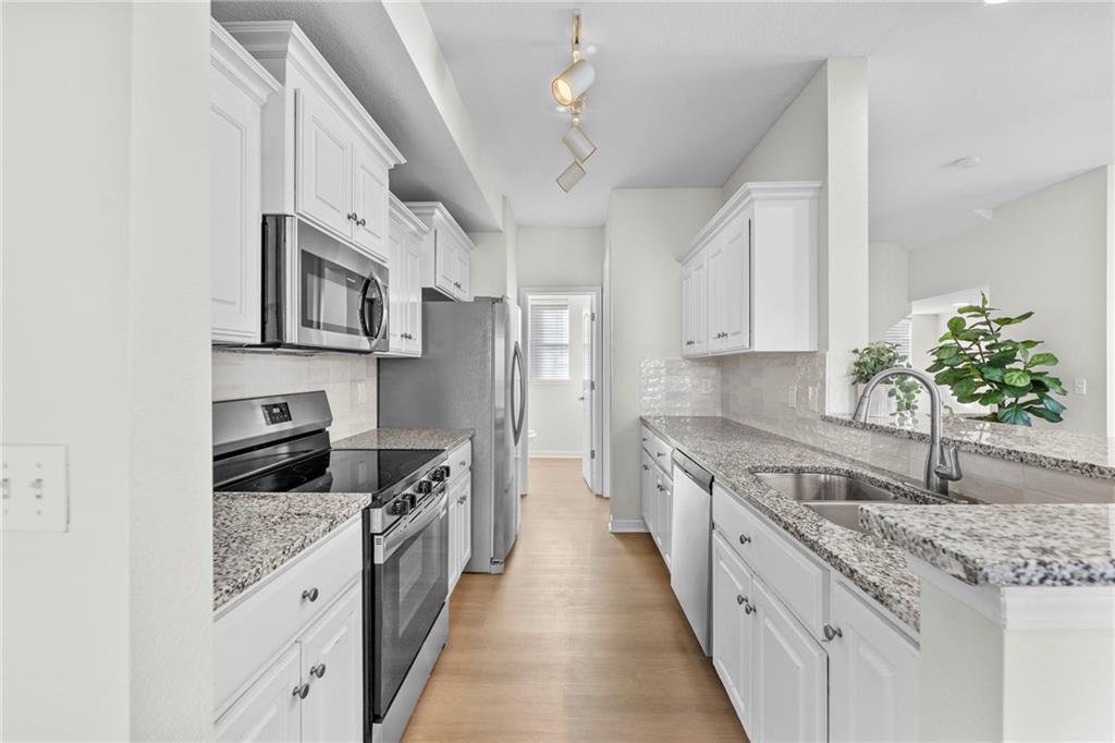 5245 Overland Drive Unit: C7