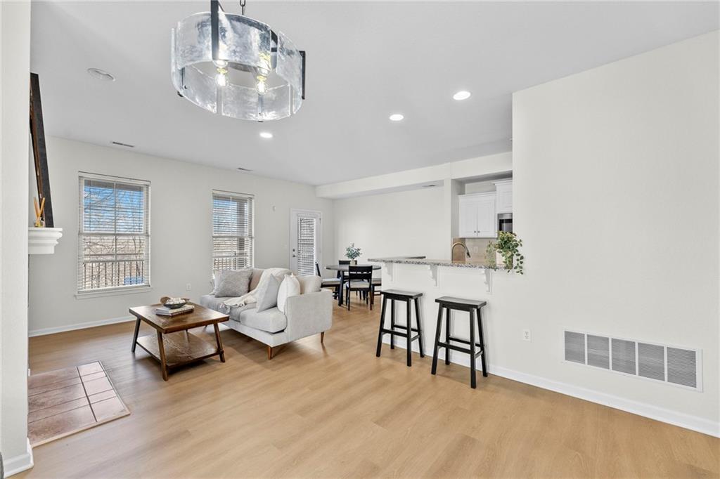 5245 Overland Drive Unit: C7