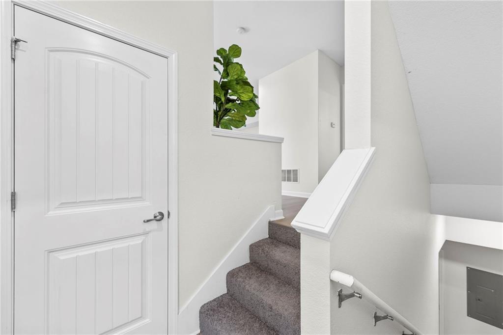 5245 Overland Drive Unit: C7