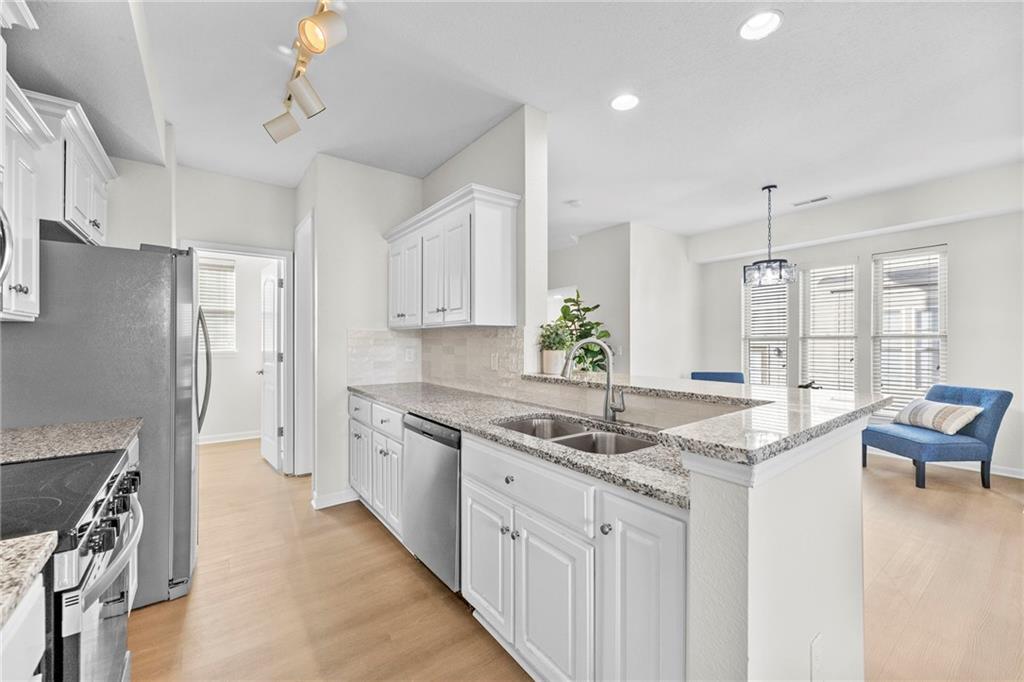 5245 Overland Drive Unit: C7