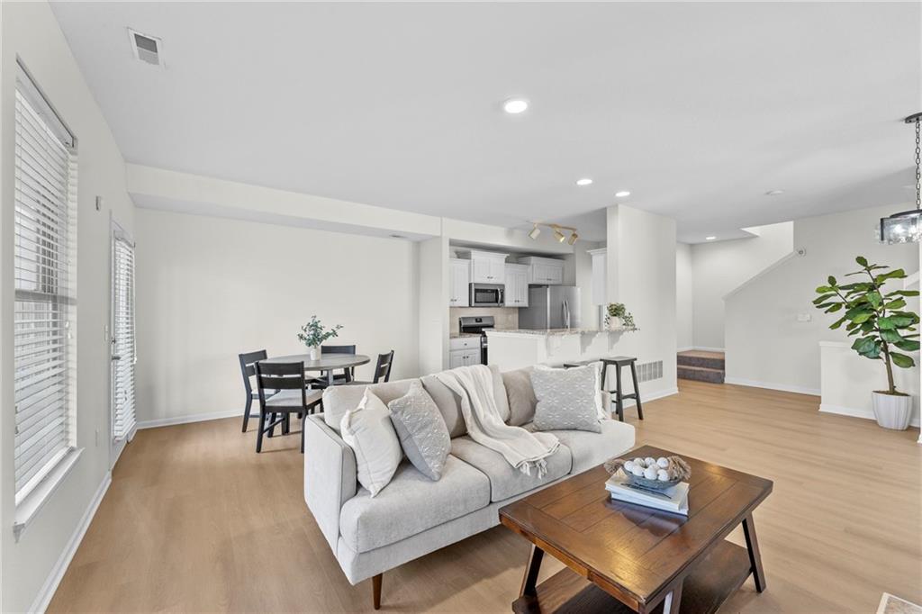 5245 Overland Drive Unit: C7