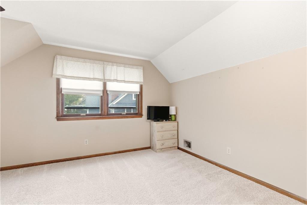 6817 Lakeshore Drive