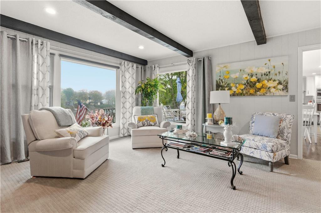 6817 Lakeshore Drive