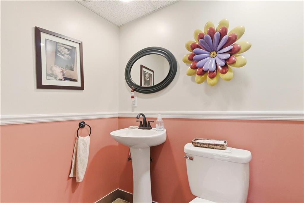 6817 Lakeshore Drive