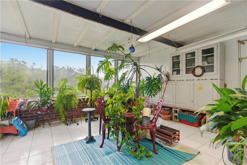 6817 Lakeshore Drive