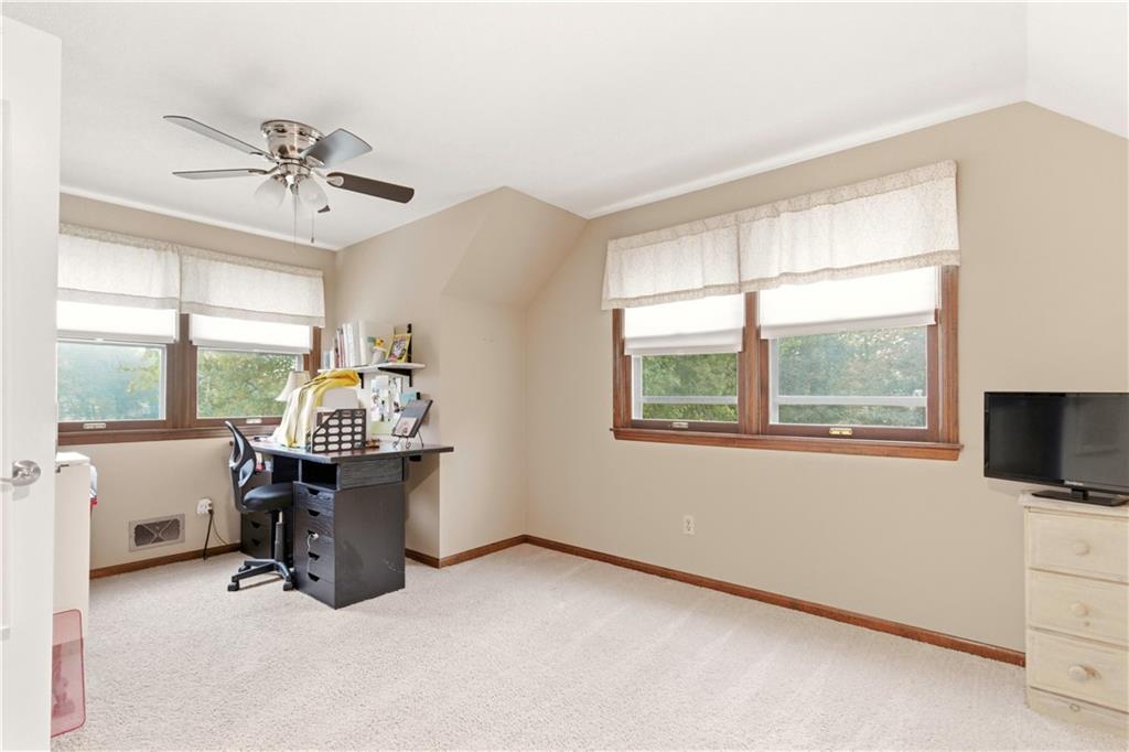 6817 Lakeshore Drive