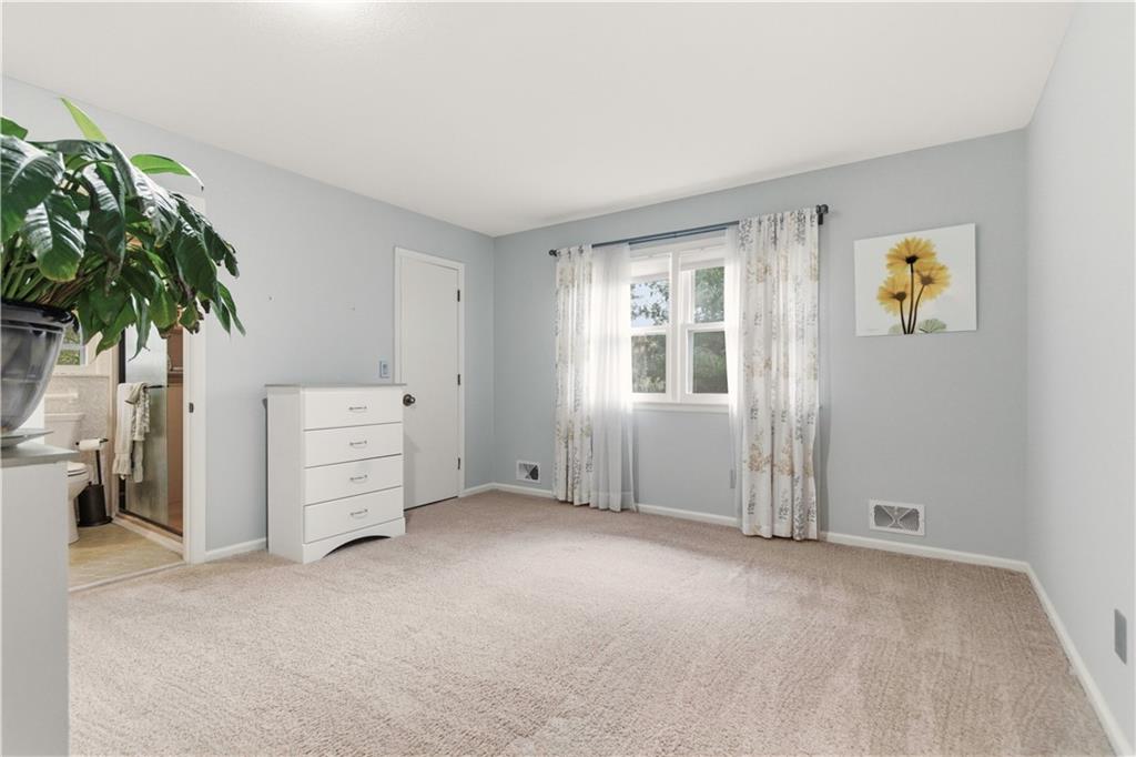 6817 Lakeshore Drive