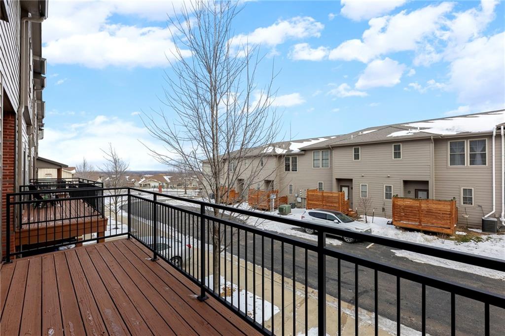 5245 Overland Drive Unit: B23