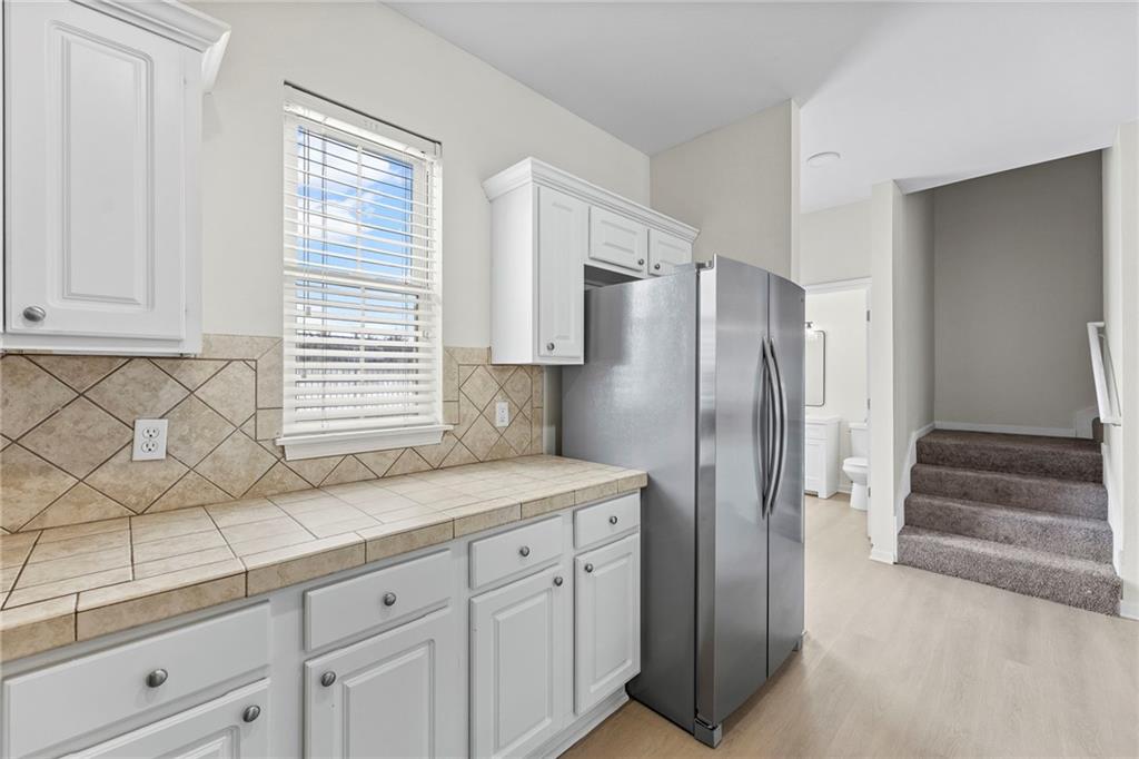 5245 Overland Drive Unit: B23