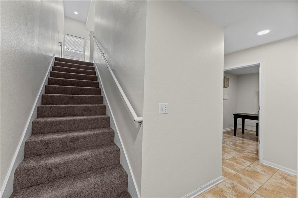 5245 Overland Drive Unit: B23