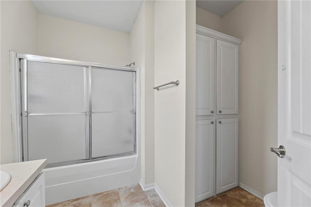 5245 Overland Drive Unit: B23