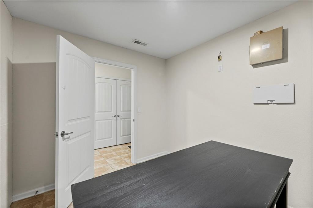 5245 Overland Drive Unit: B23