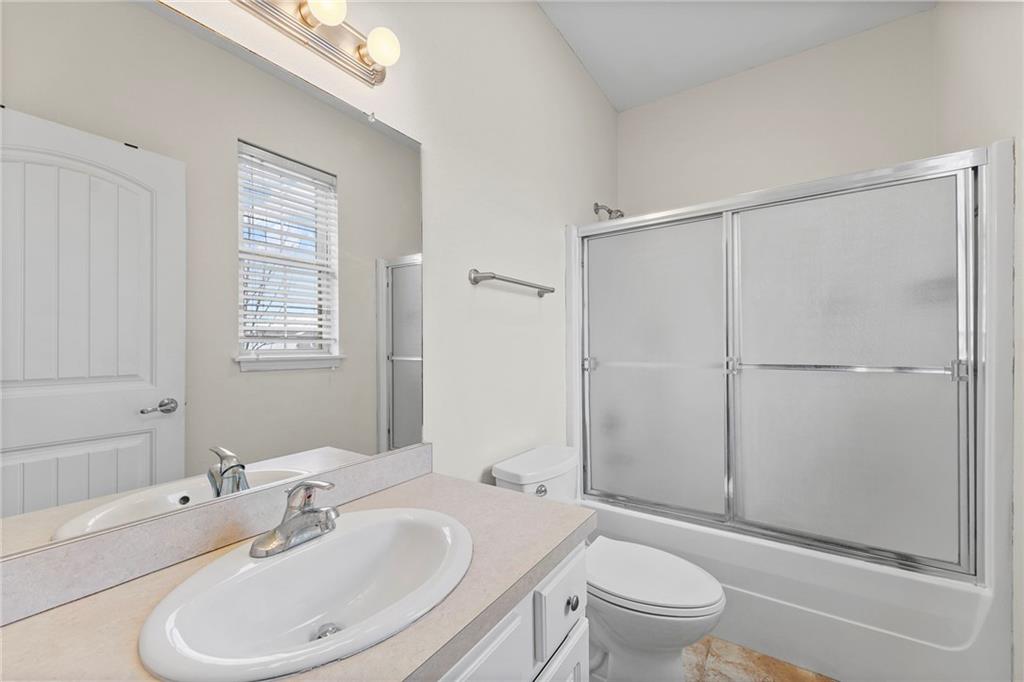 5245 Overland Drive Unit: B23