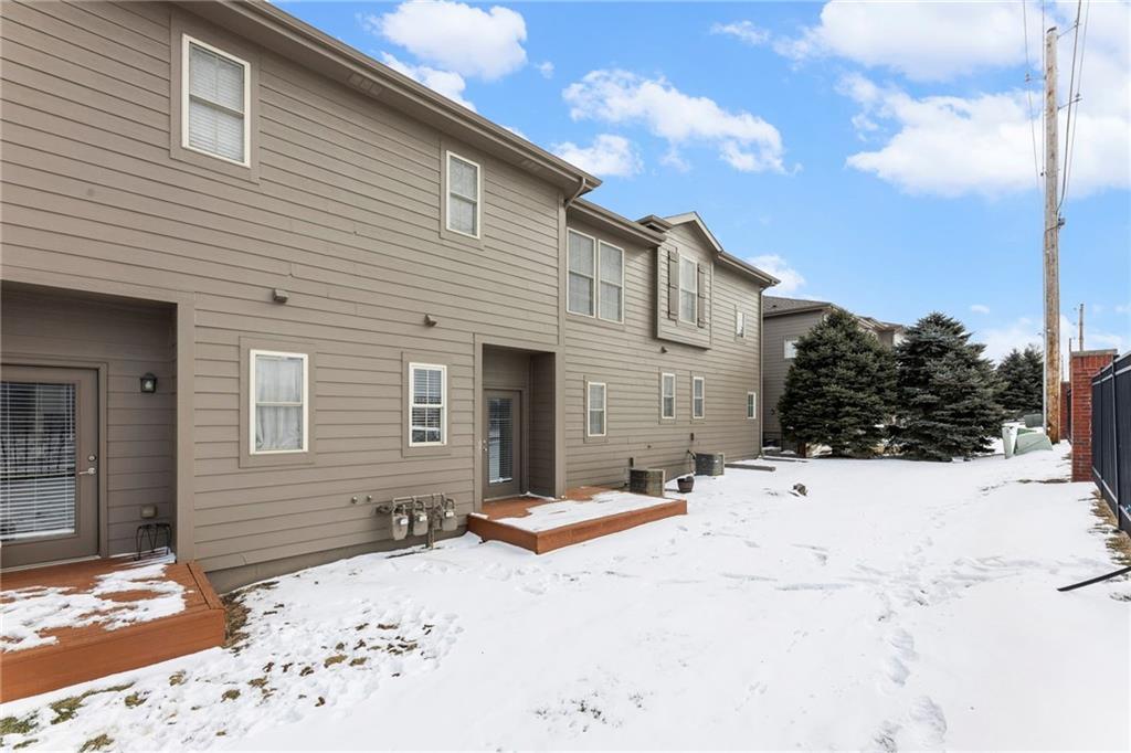5245 Overland Drive Unit: B23