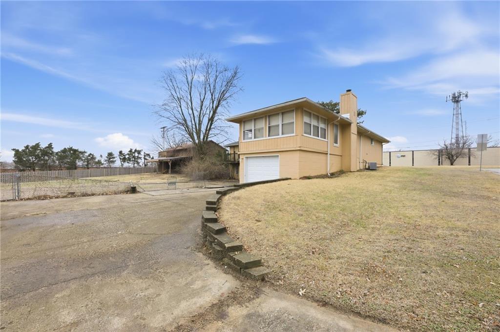 6127, 6129 and lot Pflumm Road