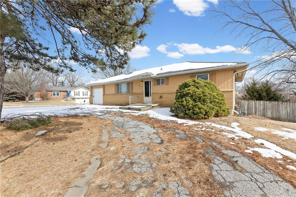 6127, 6129 and lot Pflumm Road