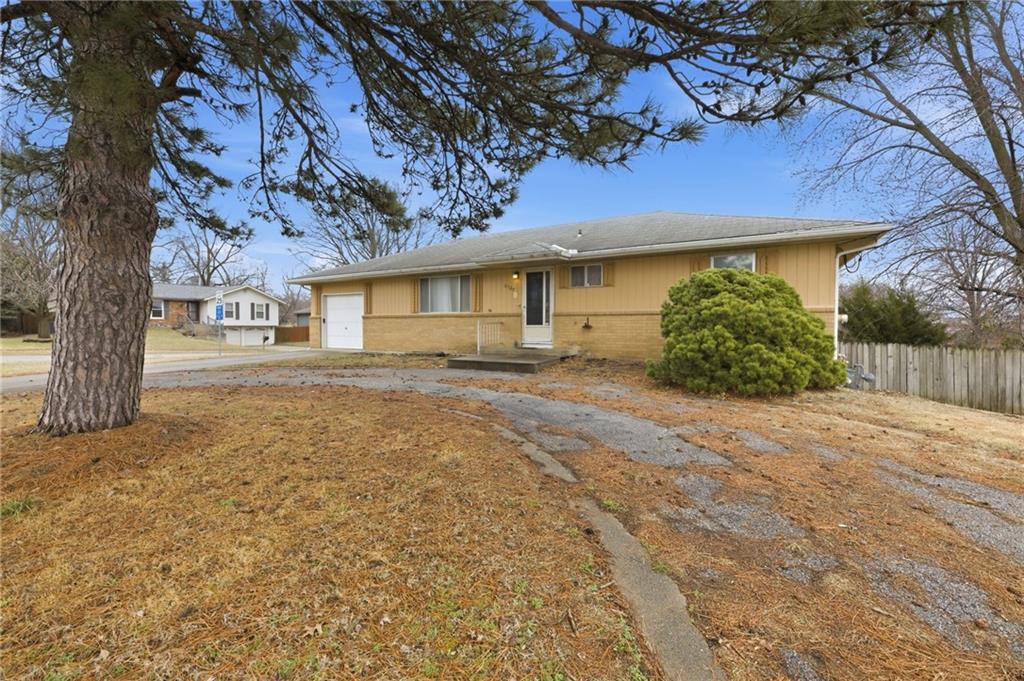 6127, 6129 and lot Pflumm Road