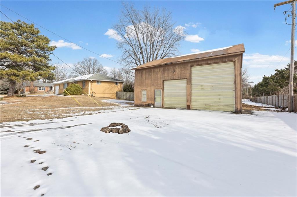 6127, 6129 and lot Pflumm Road