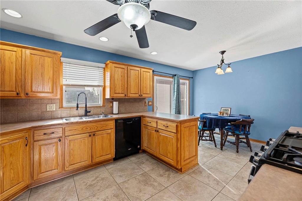 20921 W 52nd Terrace