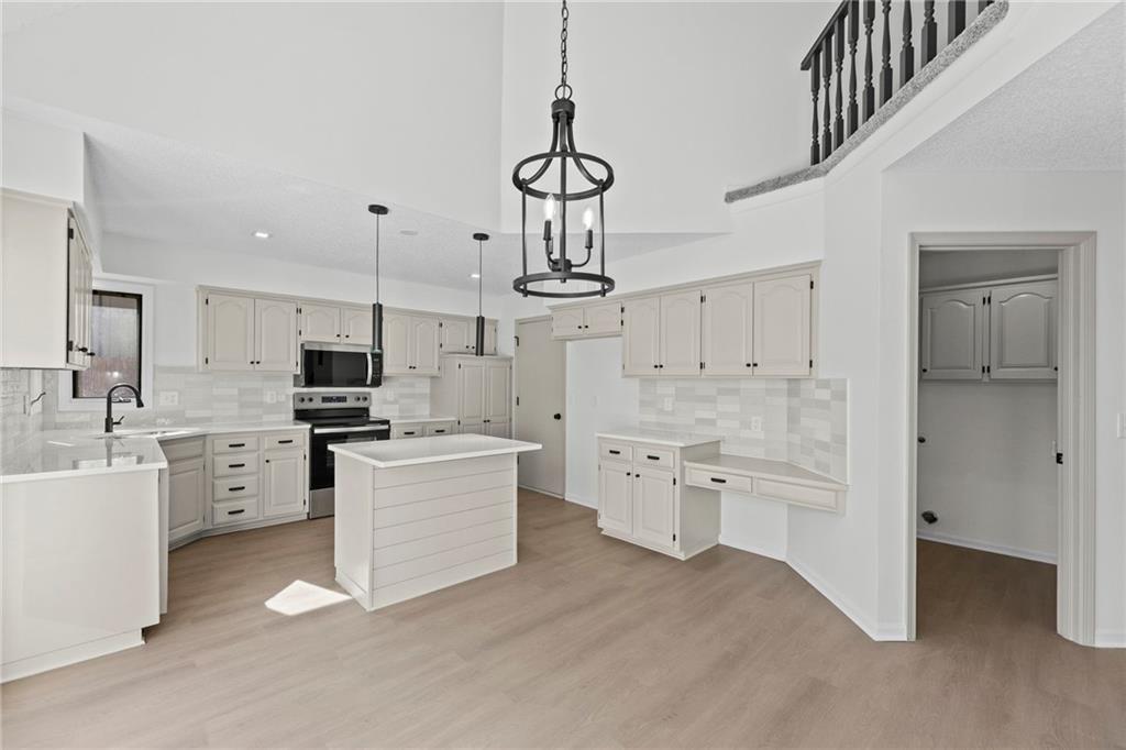 11405 S Hunter Drive