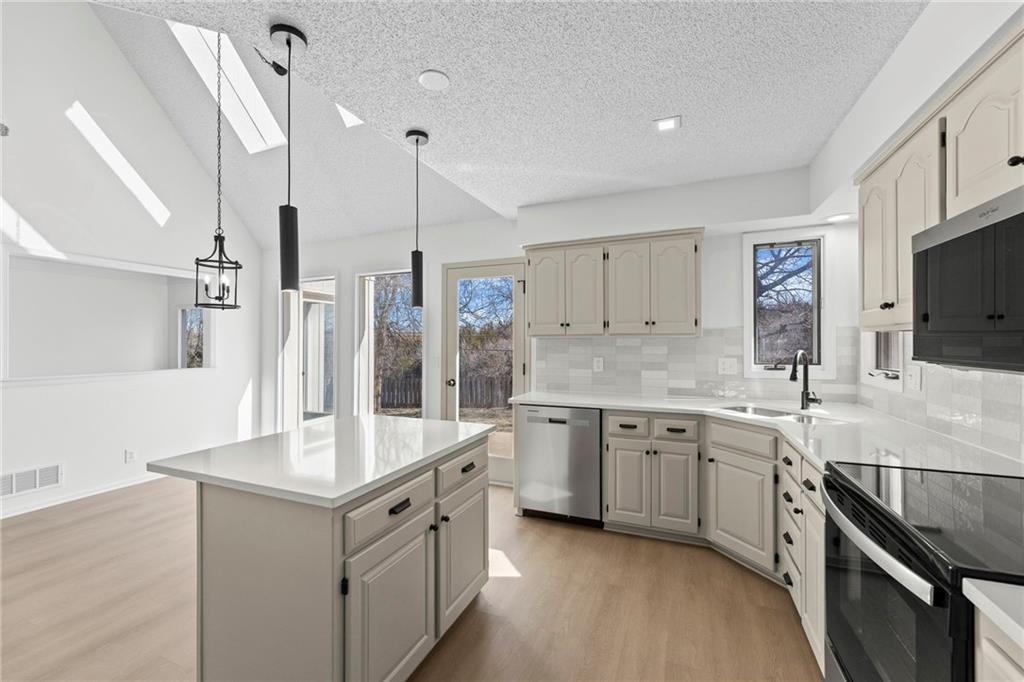 11405 S Hunter Drive