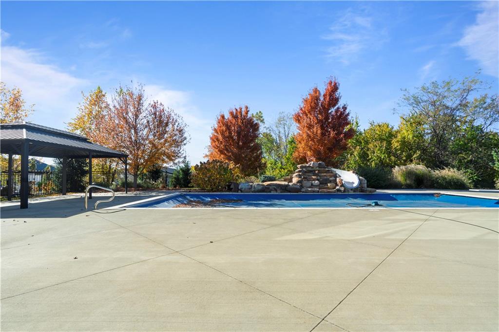 16520 Ballentine Street