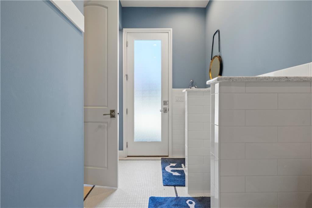 16520 Ballentine Street