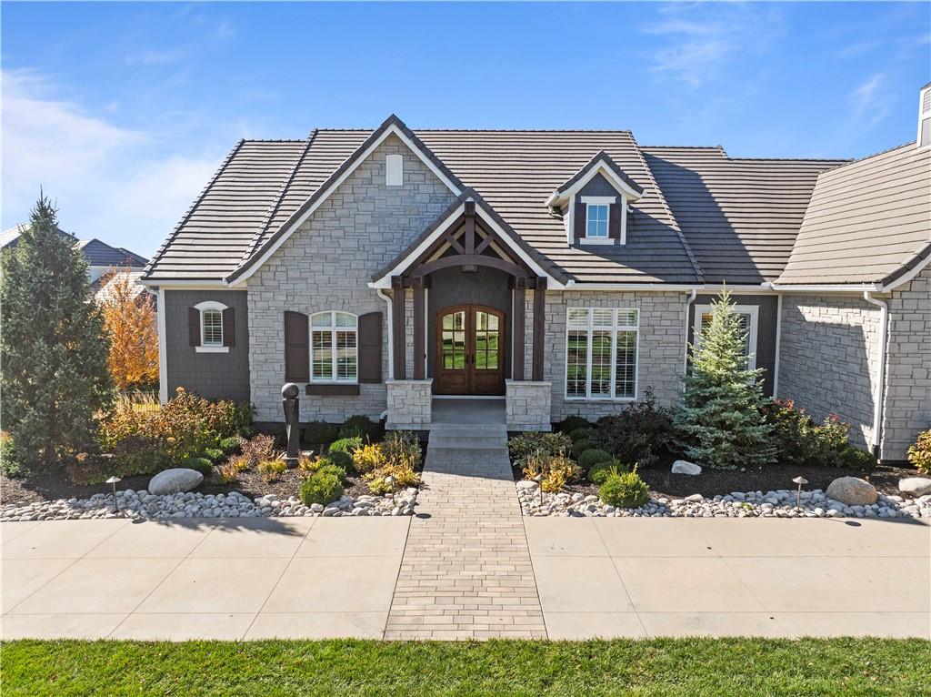 16520 Ballentine Street