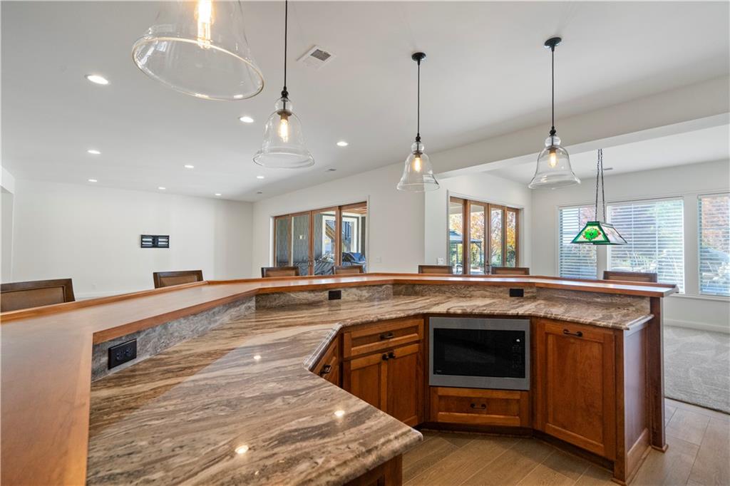 16520 Ballentine Street