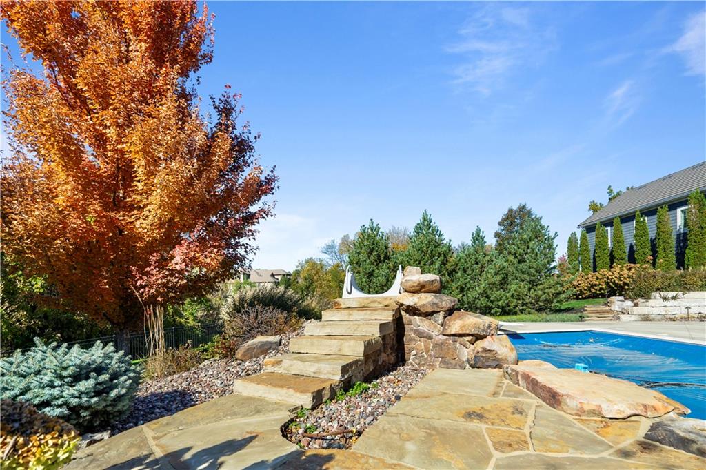 16520 Ballentine Street