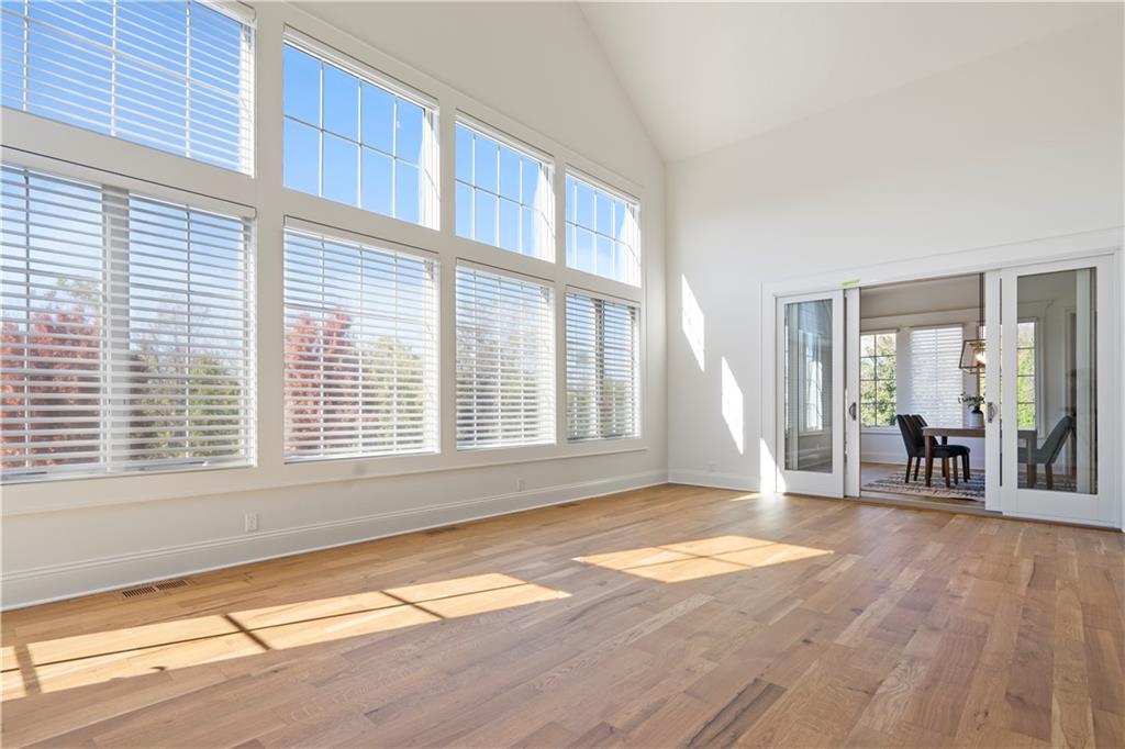 16520 Ballentine Street