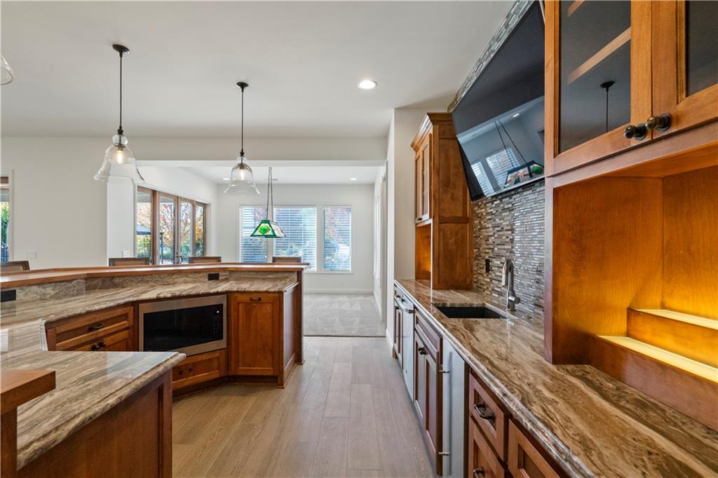 16520 Ballentine Street