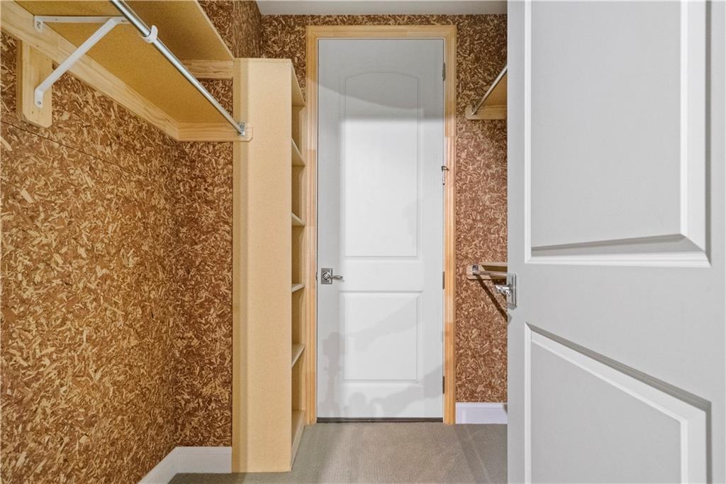 16520 Ballentine Street